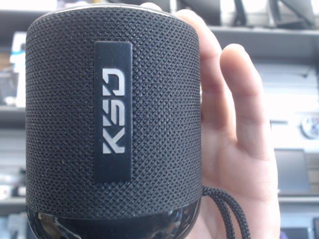 Bluetooth speaker noir avec chargeur