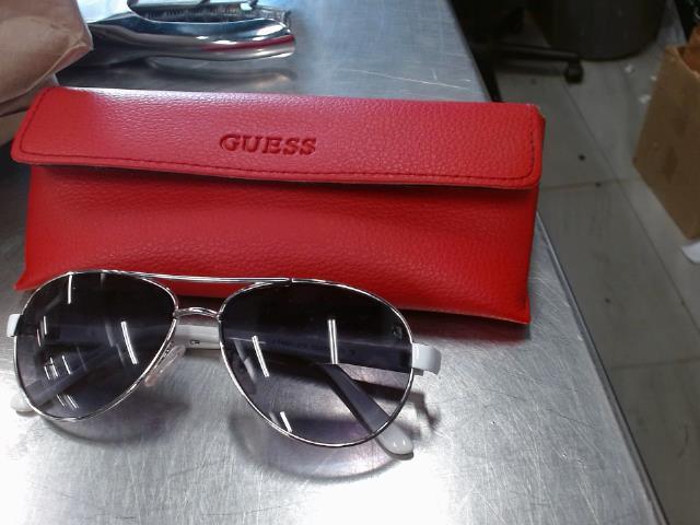 Lunettes guess+etui