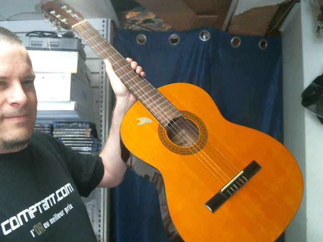 Guitard acoustique