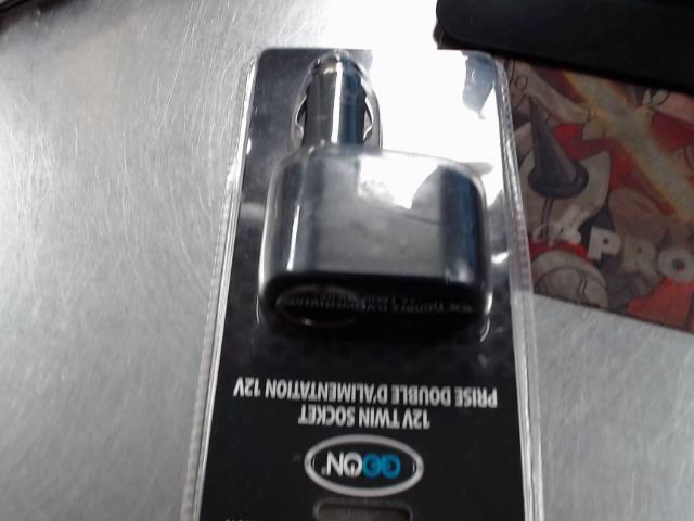 Chargeur 12v auto ds etuie