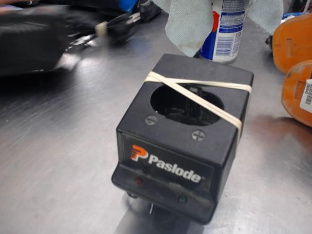 Chargeur paslode
