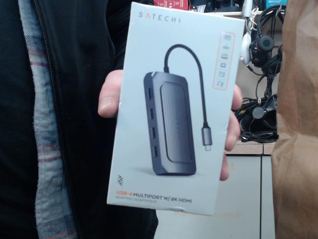 Usb-4 multiport