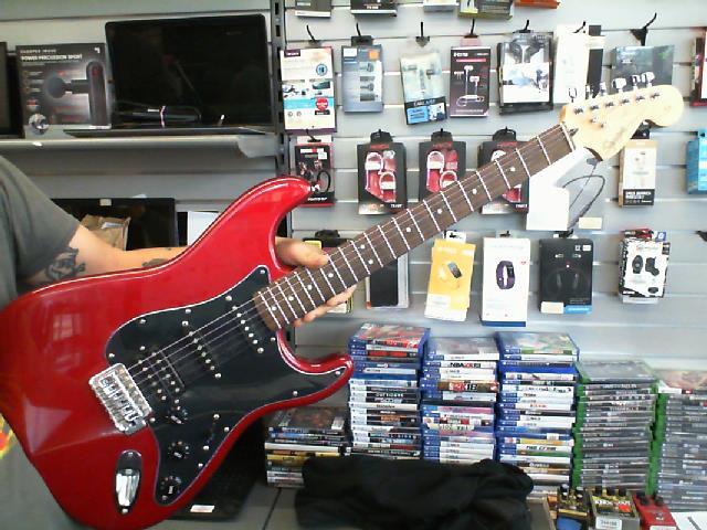 Squire stratocaster rouge