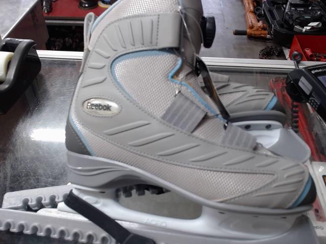 Paire de patins pour femme