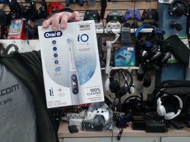Rechargeable toothbrush