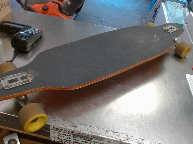 Longboard en bonne etat aucun design