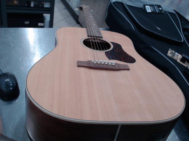 Guit electro accoustique pont surlev