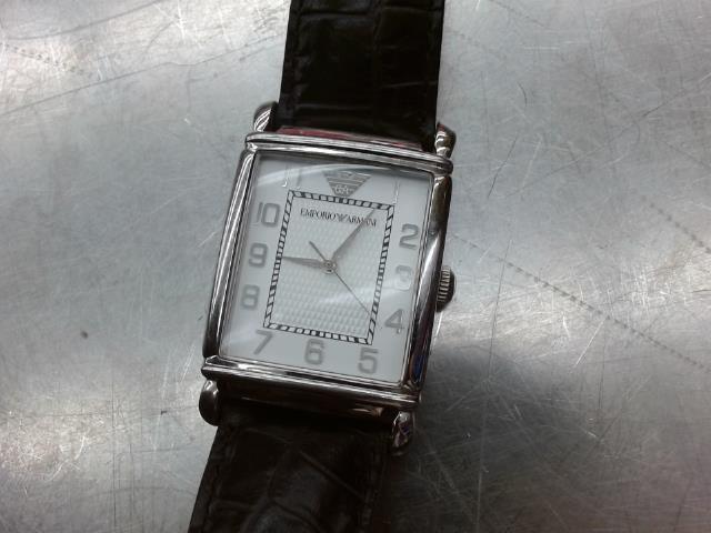Montre armani/bracelet cuir