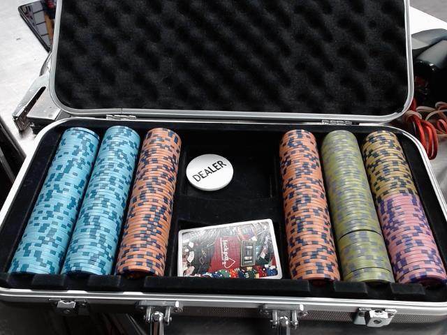 Kit de poker dans case de luxe