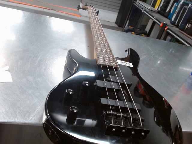 Guitare bass