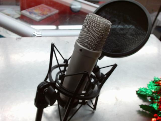 Microphone avec base et pop filter