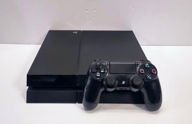 Ps4 fat avec fils + manette