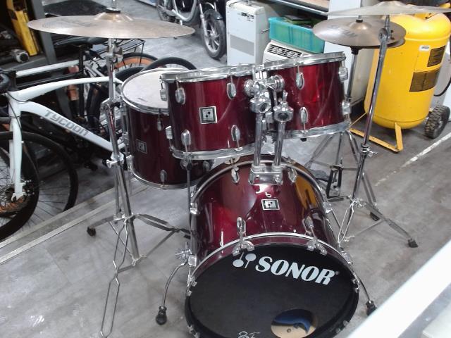 Kit drum sonor 2 cymbales b8 1 sabian aa