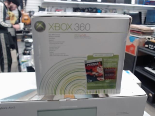 Xbox 360 avec la boite et deux man