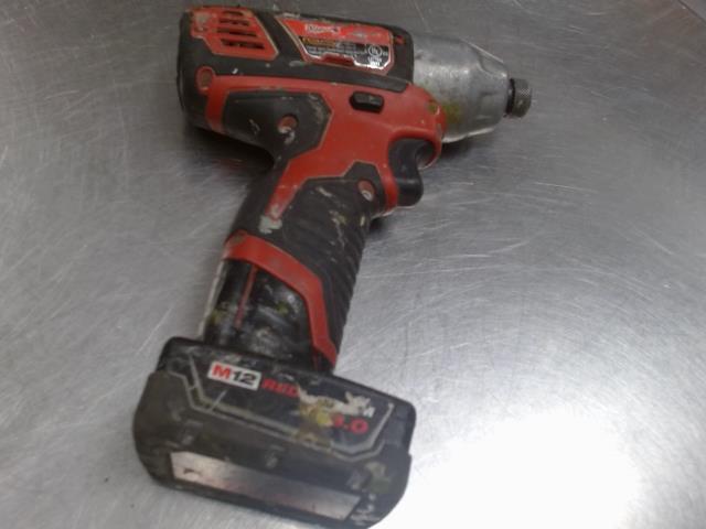 Impact drill milwaukee av bat