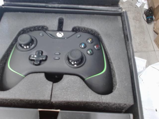 Manette a fil avec boite razer