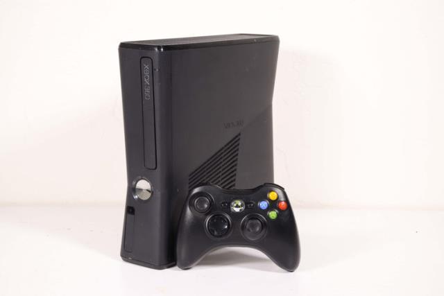 Console xbox 360 noir+1man