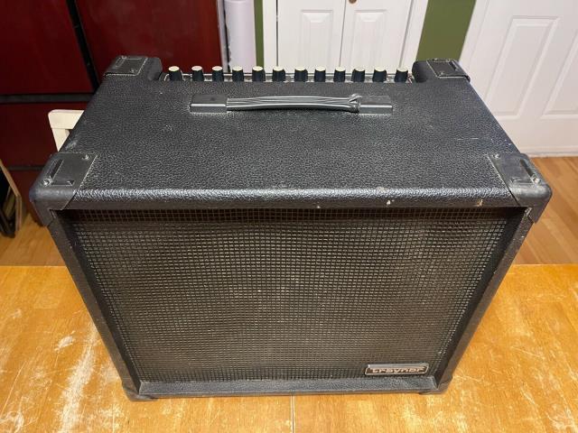 Ampli guitare noir