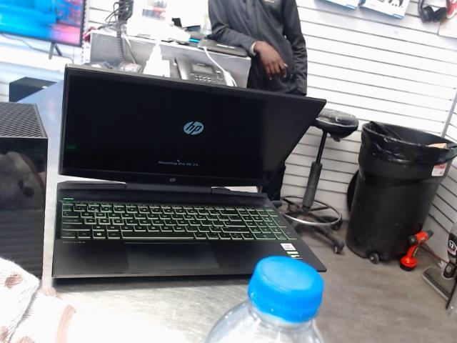Laptop gamer + chargeur