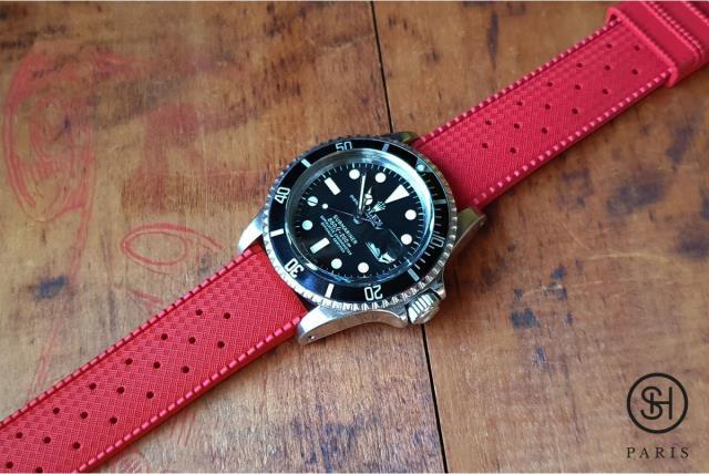 Montre en caoutchou rouge