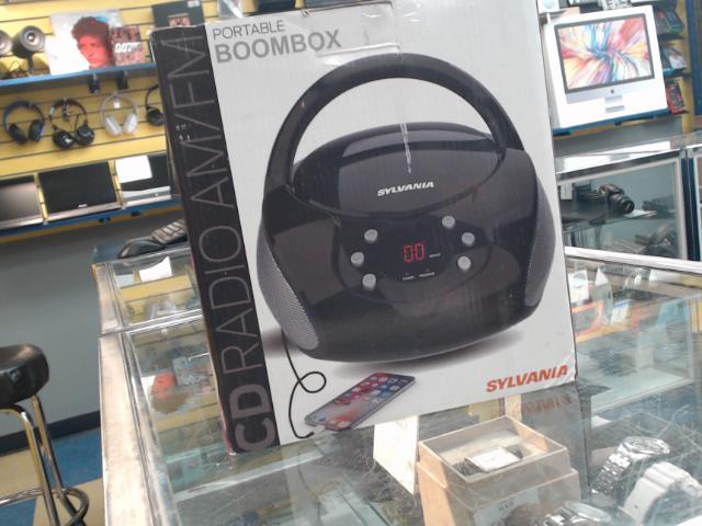 Portable boombox radio am/fm