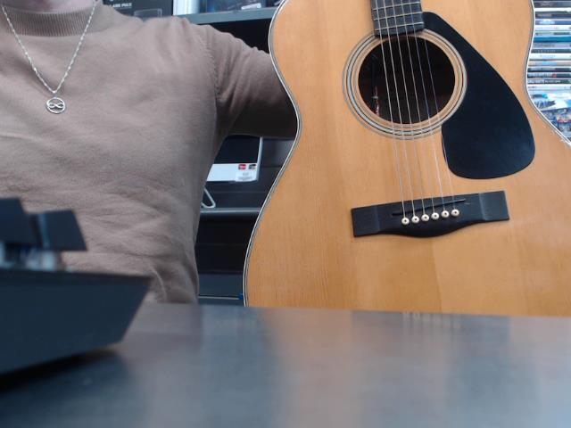 Yamaha accousitque guitar