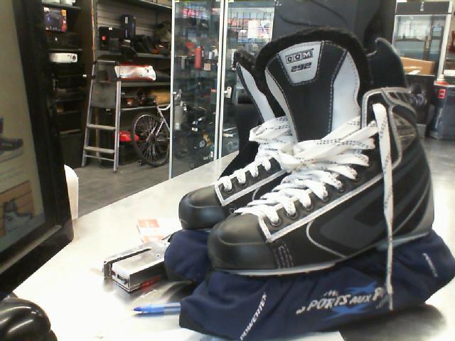 Patin de glace ccm
