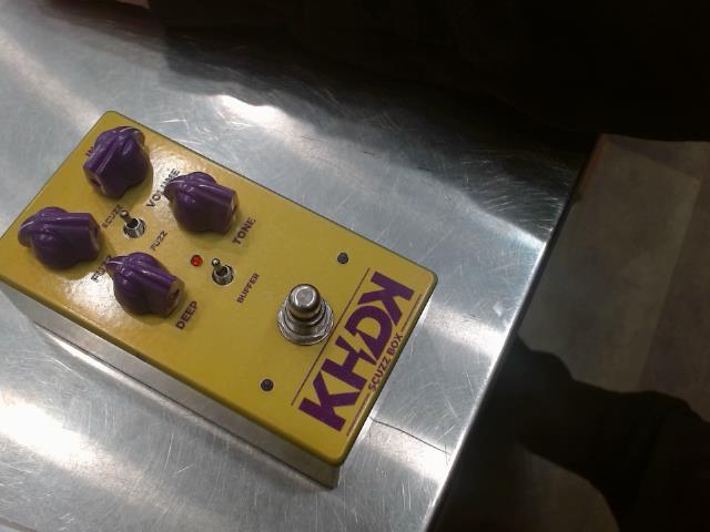 Pedal scuzz box