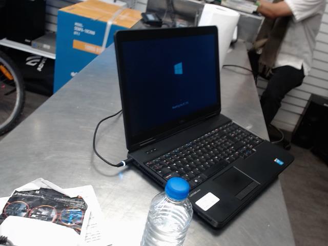 Laptop 8gb ram i5 + chargeur