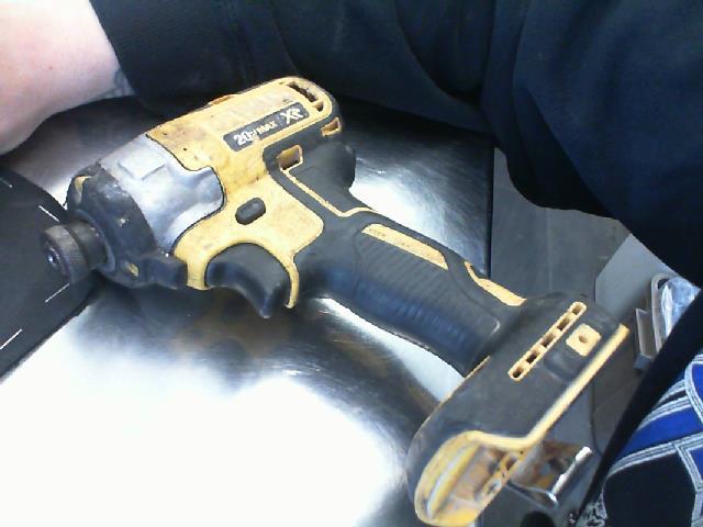 Cordless impact driver 1/4