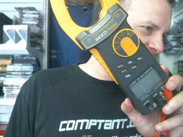 Ac/dc clamp meter