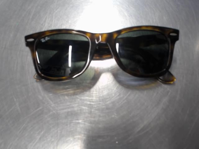 Wayfarer sunglasses raybans