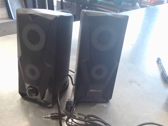 Stereo speakers