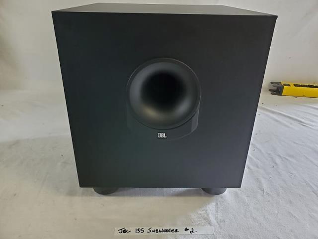 Sub jbl sub 135 seul