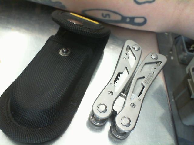 Multi tool knife stanley + case