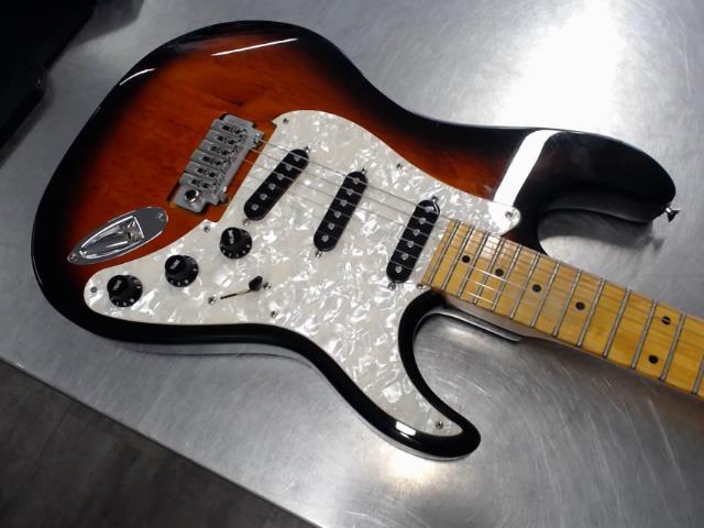 Samick stratocaster sunburst in case