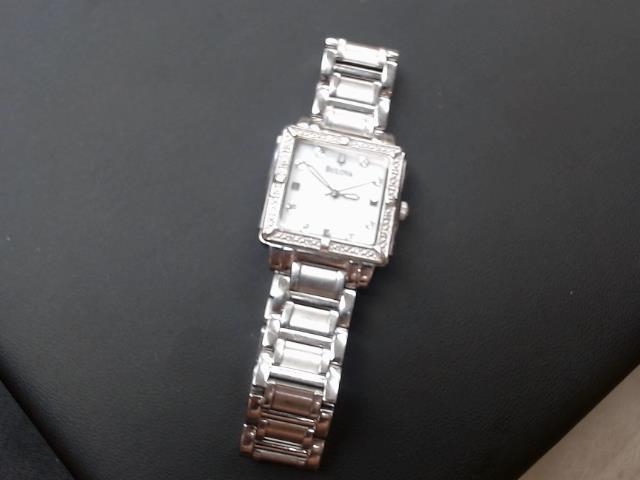Montre pour femme bulova stainlees steel