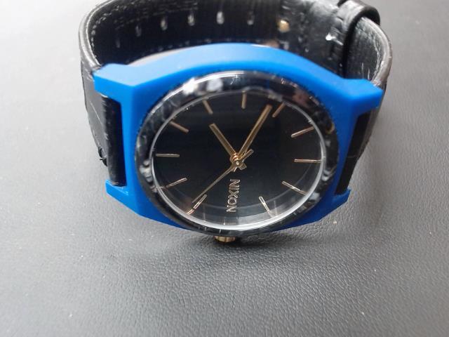 Montre pour femme nixon happy medium