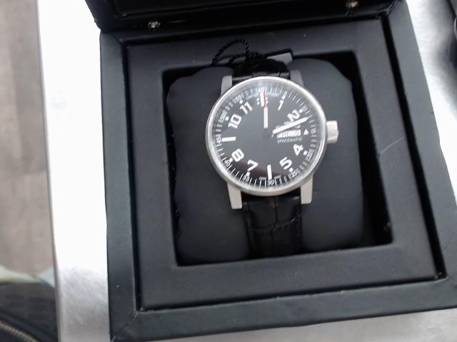 Fortis spacematic automatic black bracle