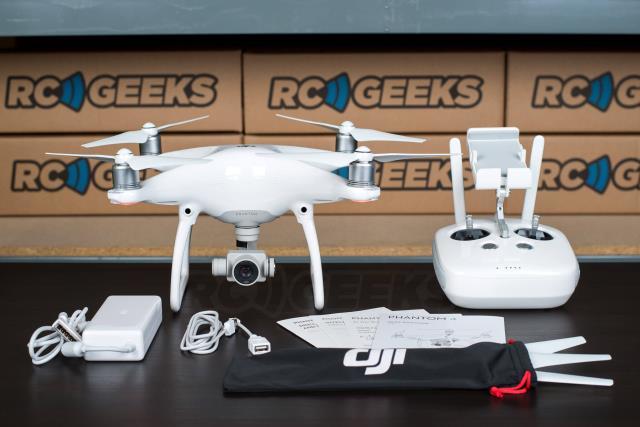 Dji phantom 4 in case with accessories