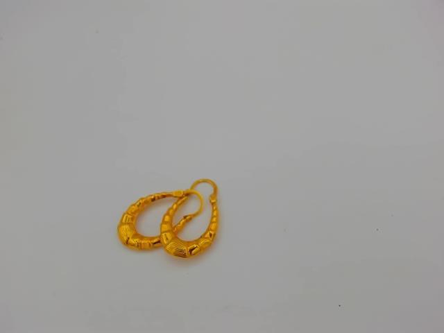 BOUCLES D OREILLES EN OR 18KT 