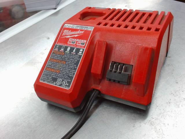 Chargeur de batterie milwaukee
