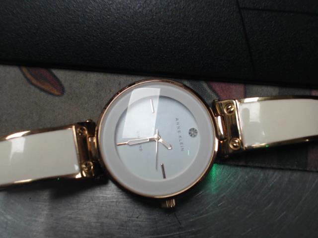 Montre de femme bracelet metal