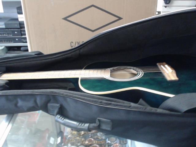 Guitare noir dans sac