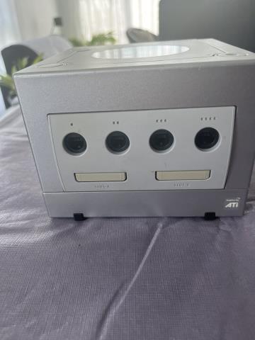 Console game cube av 1x man