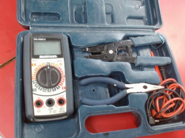 Multimetre mastercraft + acc dans case
