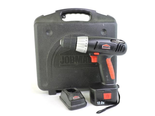 Boite avec drill batterie et chargeur