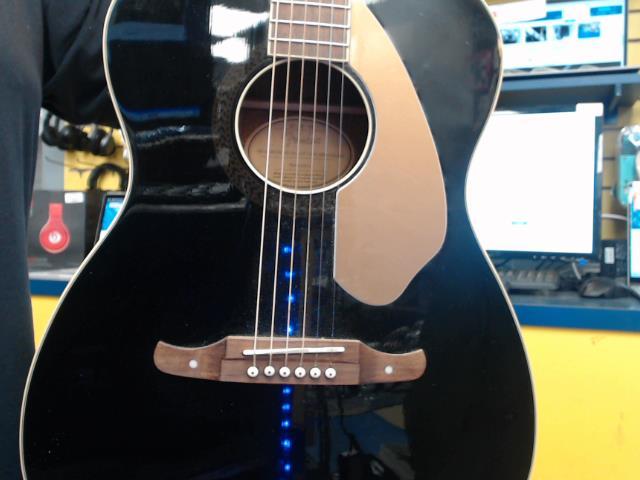 Acoustic noir avec case
