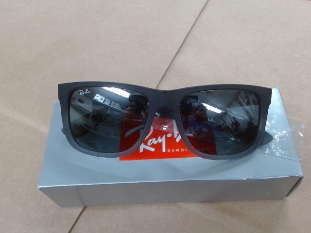 Lunette soleil gris homme neuve + etui