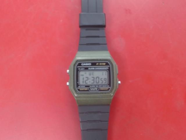 Montre casi digitale verte et noire